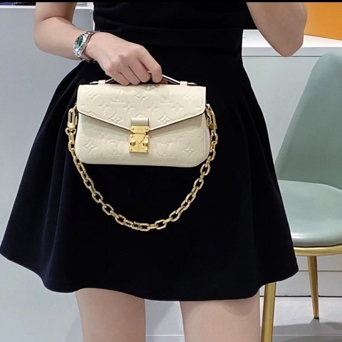 LV Pochette mestis 米白色全皮壓紋新款小號郵差包芯片款21.5×13.5×6  98新配件塵袋盒子