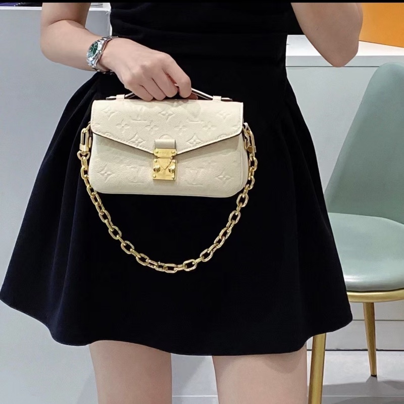 LV Pochette mestis 米白色全皮壓紋新款小號郵差包芯片款21.5×13.5×6  98新配件塵袋盒子-0