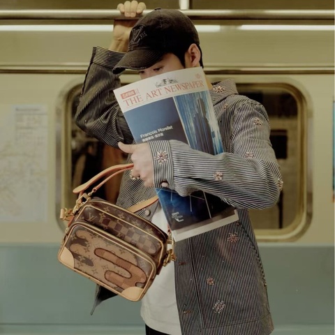 LV 聯名nigo相機包NIL fw25秀款郵差包25×11×17 98新配件塵袋盒子