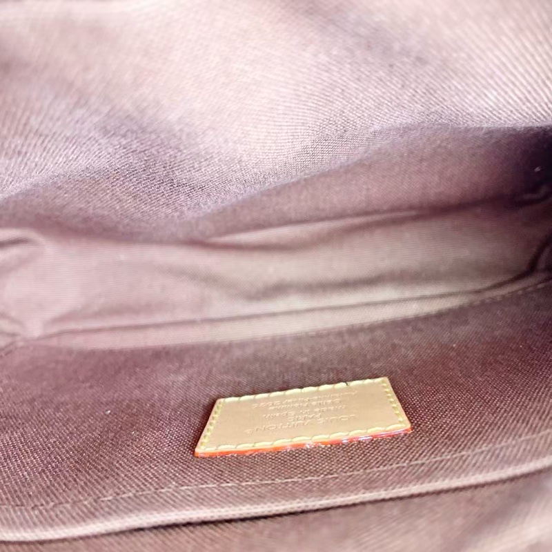 LV 聯名nigo相機包NIL fw25秀款郵差包25×11×17 98新配件塵袋盒子-2