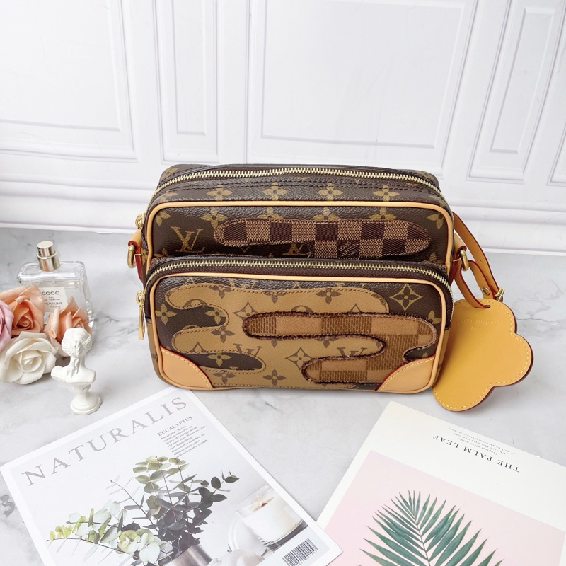 LV 聯名nigo相機包NIL fw25秀款郵差包25×11×17 98新配件塵袋盒子-4