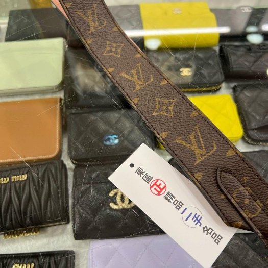 東區正精品㊣LV MONOGRAM J02330 原花粉色金扣肩背帶 RA1850-6