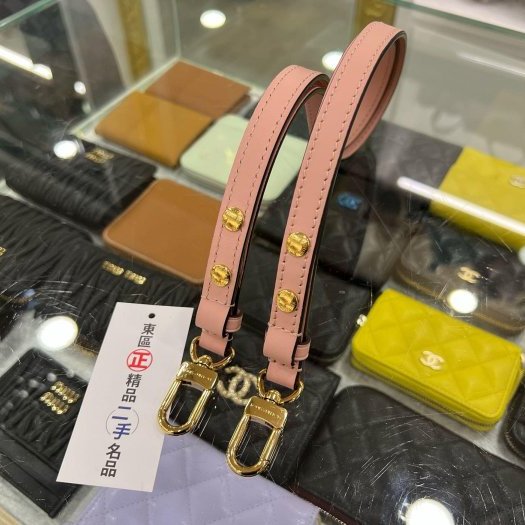 東區正精品㊣LV 粉色金扣肩背帶斜背帶可調整長度 RA1849-0