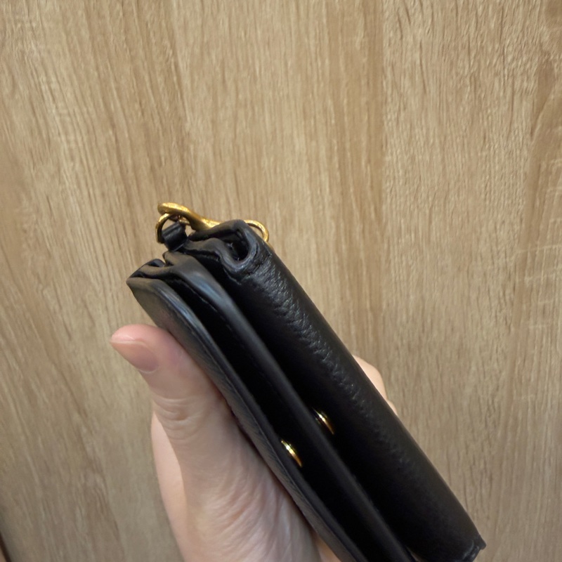 Balenciaga 黑牛皮霧金釦可以斜背三折短夾-7