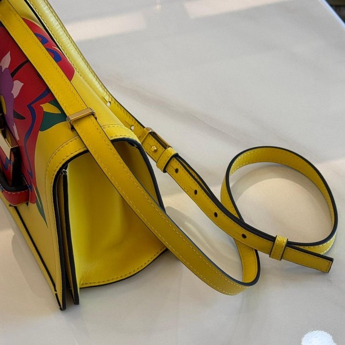 *SHIHNA名牌精品* Loewe Barcelona 巴塞隆納花卉系列 黃色小牛皮肩背包-4