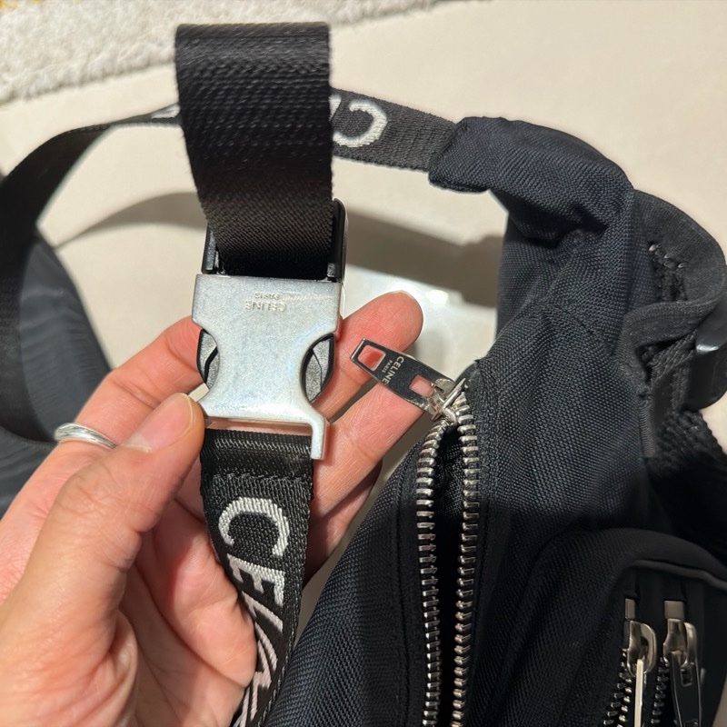 Celine 黑色腰包-15