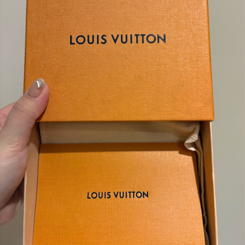 LV老花三折短夾-18