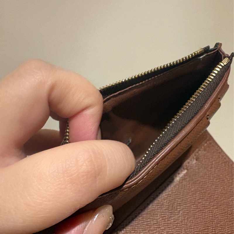 LV老花三折短夾-21