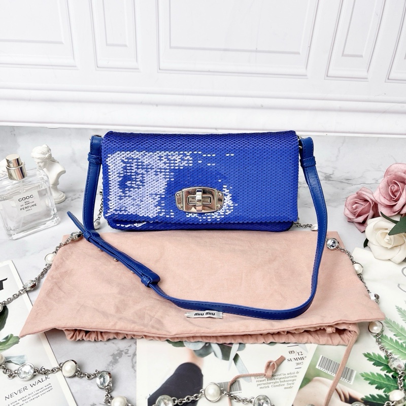miumiu 寶石藍色亮片珍珠寶石鏈條斜背包20×10×4 98新配件塵袋-1