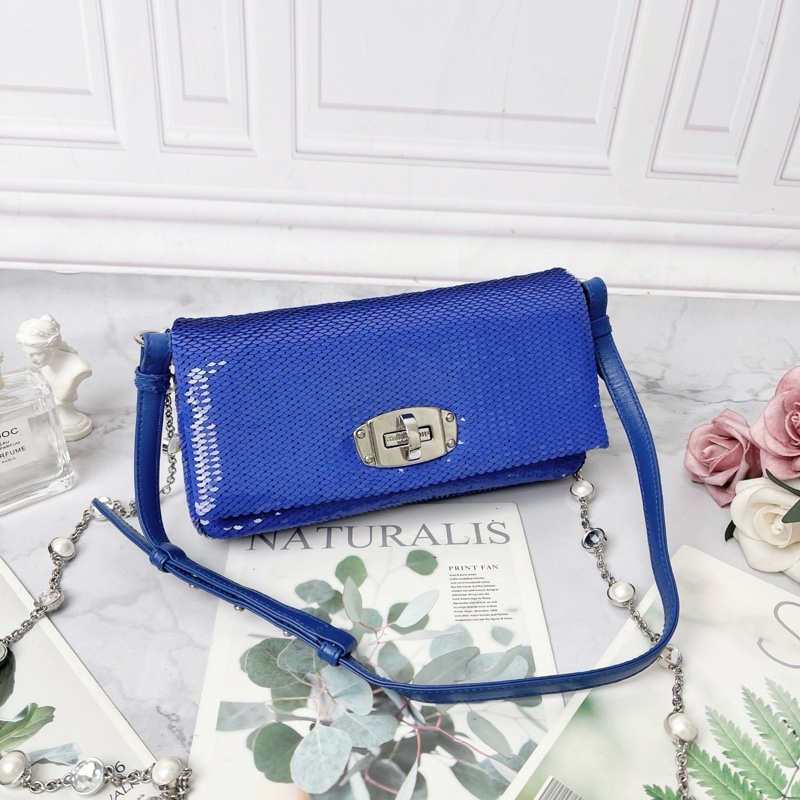 miumiu 寶石藍色亮片珍珠寶石鏈條斜背包20×10×4 98新配件塵袋-4