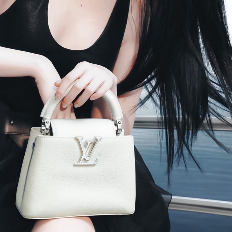 ✨LV 新款 capucines bb 純白 劉亦菲同款 99新-0