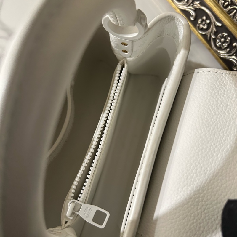 ✨LV 新款 capucines bb 純白 劉亦菲同款 99新-6