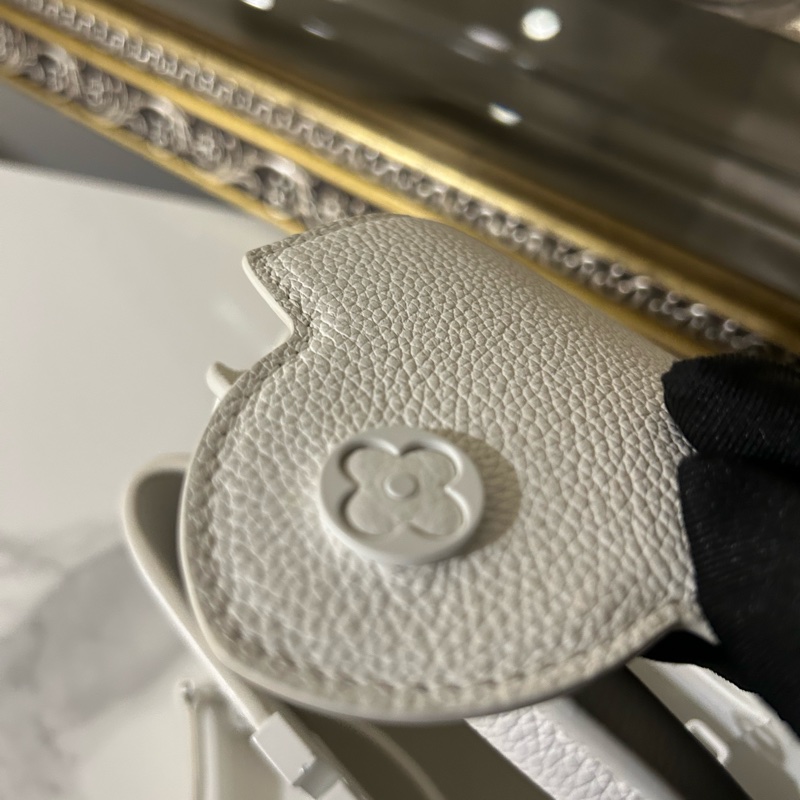 ✨LV 新款 capucines bb 純白 劉亦菲同款 99新-7