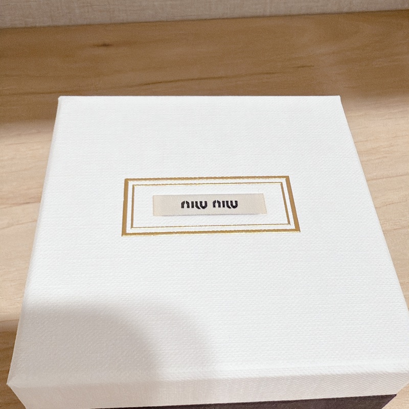 現貨 Miu Miu鈕扣耳環 張員瑛同款-3