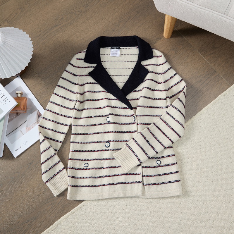 ❤️CHANEL 經典版型外套 精緻LOGO紐扣-0