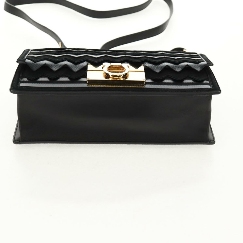 【日本直送】Salvatore Ferragamo Gancini 手提包，絨面革材質，黑色金色雙肩包，正品，貨號 157339V-4