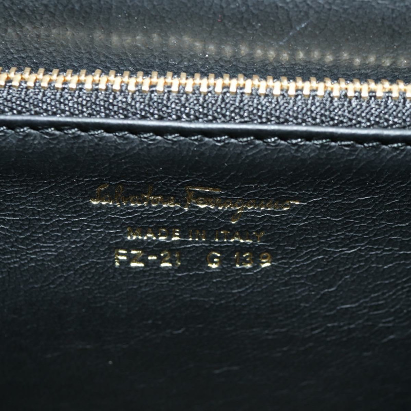 【日本直送】Salvatore Ferragamo Gancini 手提包，絨面革材質，黑色金色雙肩包，正品，貨號 157339V-10