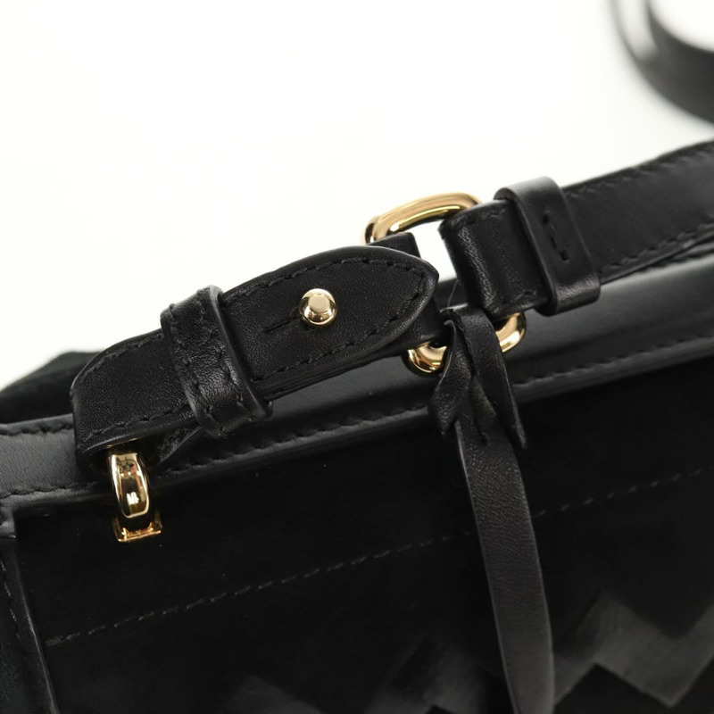 【日本直送】Salvatore Ferragamo Gancini 手提包，絨面革材質，黑色金色雙肩包，正品，貨號 157339V-17