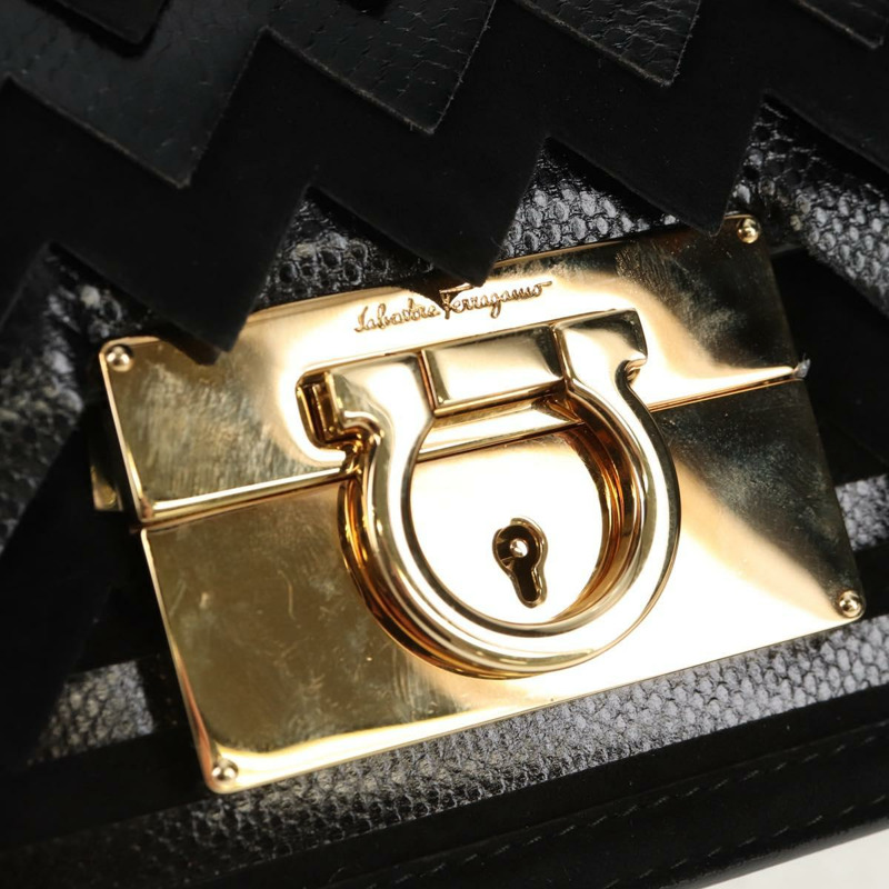 【日本直送】Salvatore Ferragamo Gancini 手提包，絨面革材質，黑色金色雙肩包，正品，貨號 157339V-19