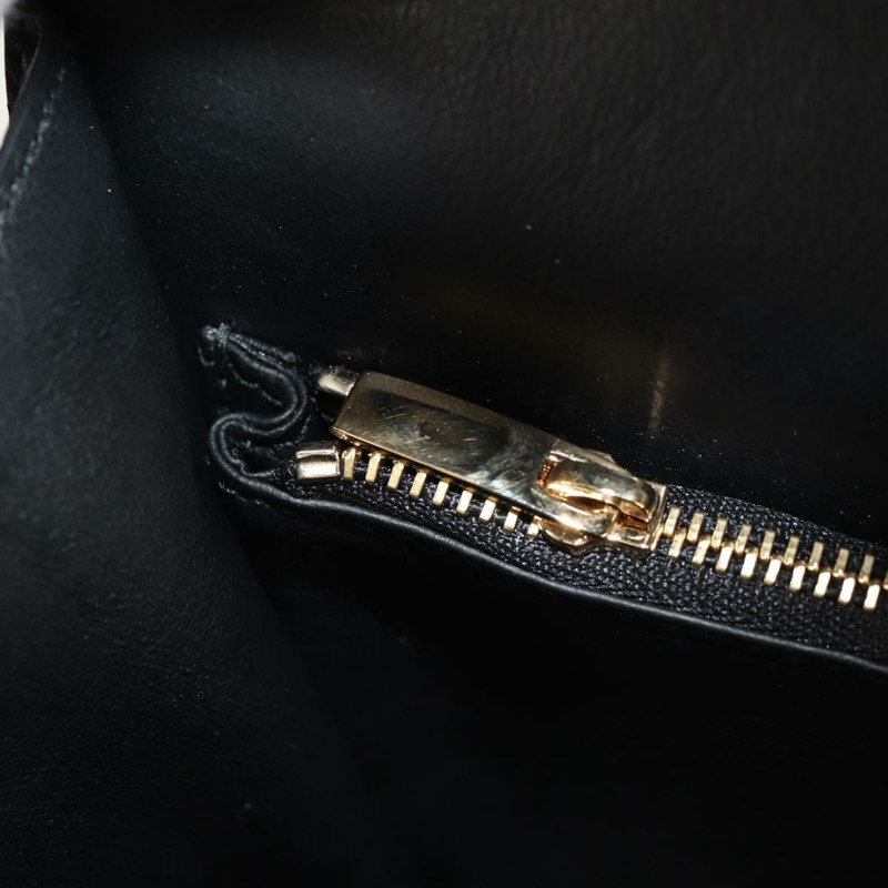 【日本直送】Salvatore Ferragamo Gancini 手提包，絨面革材質，黑色金色雙肩包，正品，貨號 157339V-23