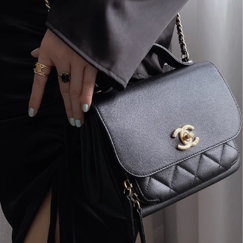 ✨Chanel 小號雙面郵差包 超級酷 雙面都好看 99🖤