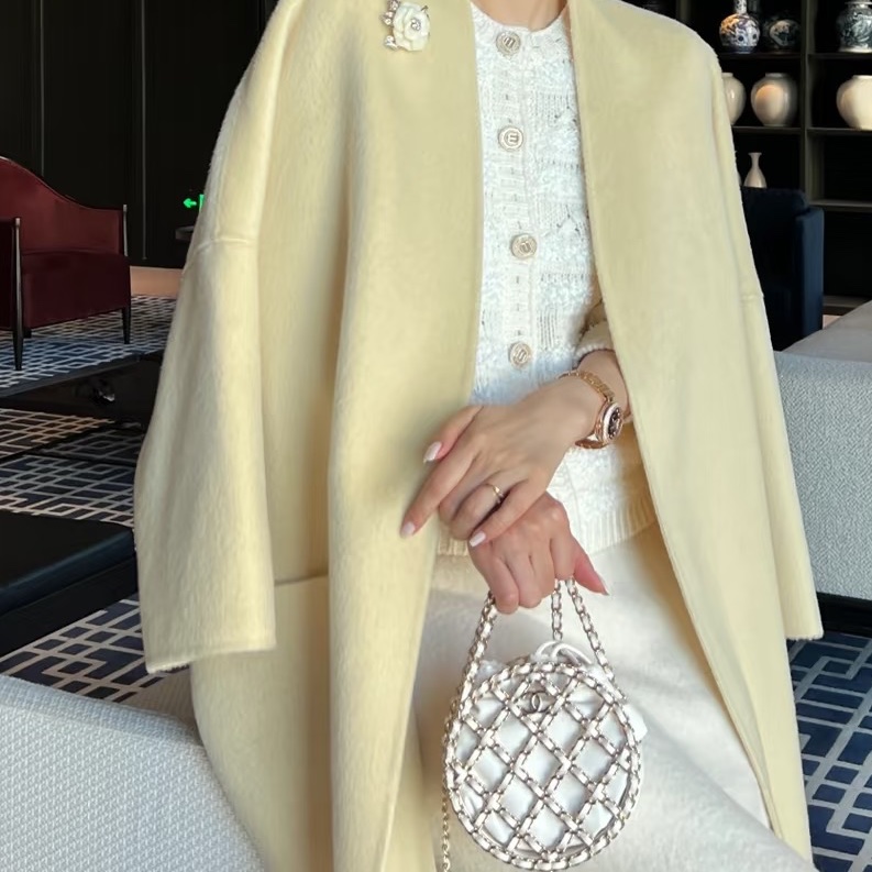 ✨Chanel 白色圓餅穿鏈 限量款 99新🤍-0