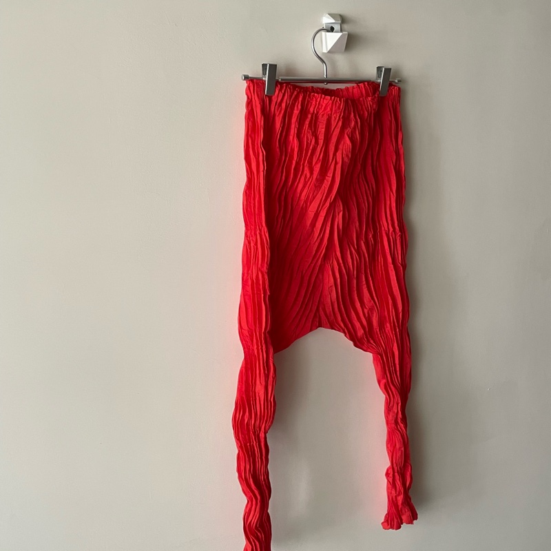 三宅一生ME 橘色造型飛鼠褲-0