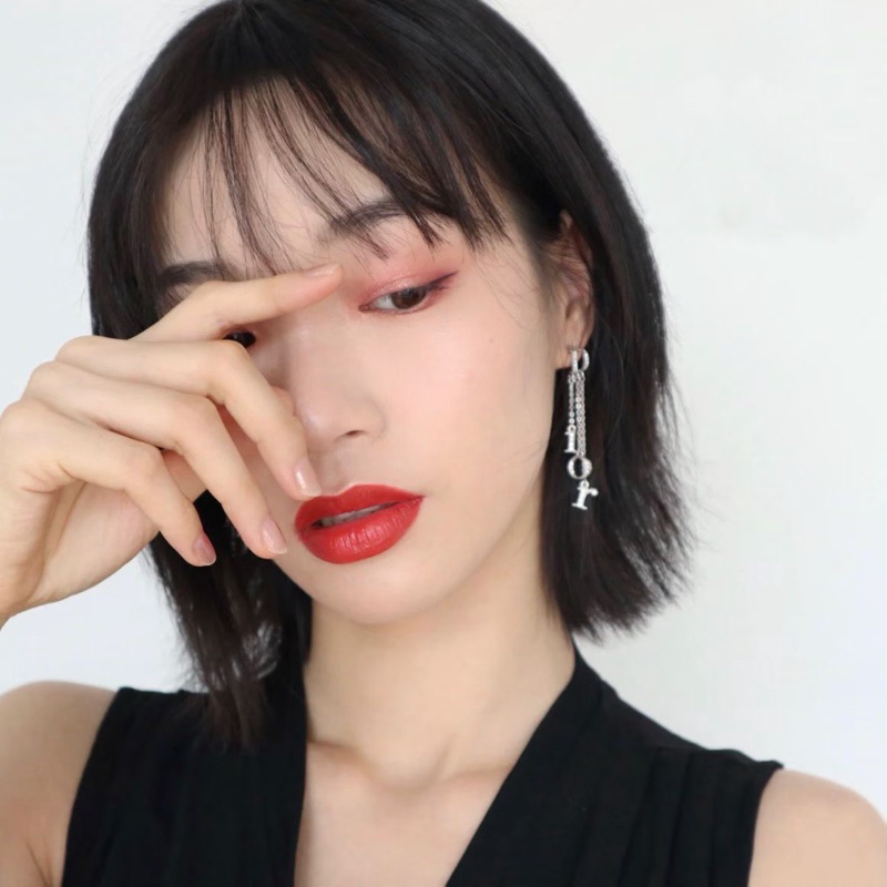 「JL精品代購」極新 Dior銀色滿鑽鏈條字母吊墜款耳釘-1