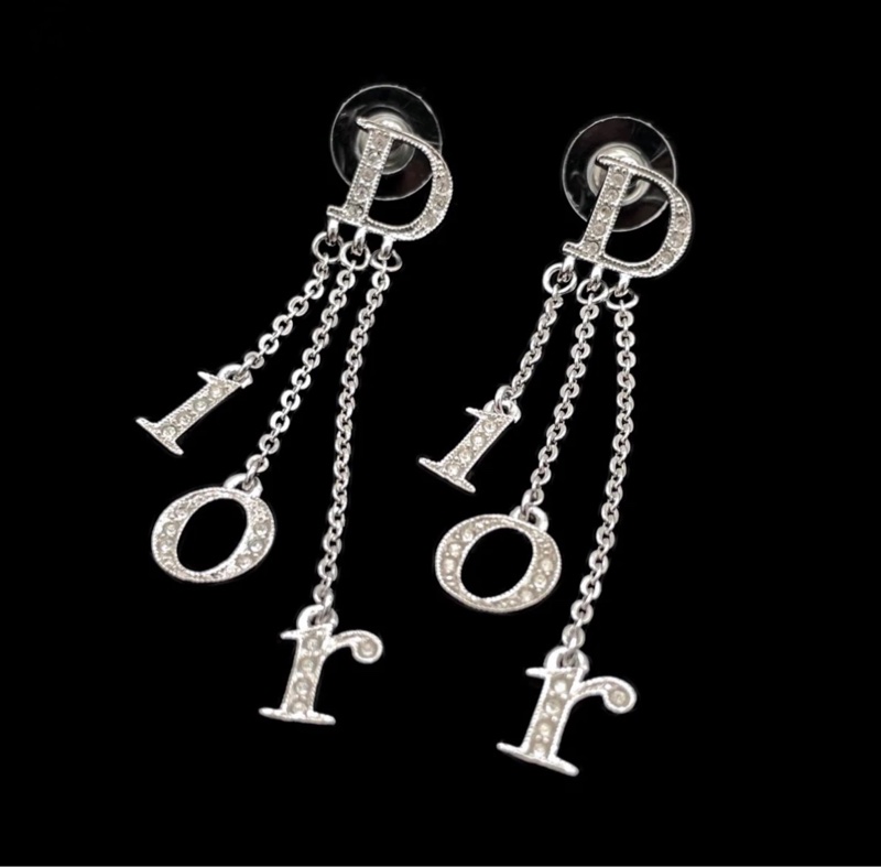 「JL精品代購」極新 Dior銀色滿鑽鏈條字母吊墜款耳釘-4