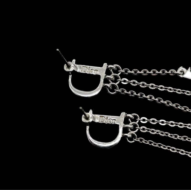 「JL精品代購」極新 Dior銀色滿鑽鏈條字母吊墜款耳釘-9