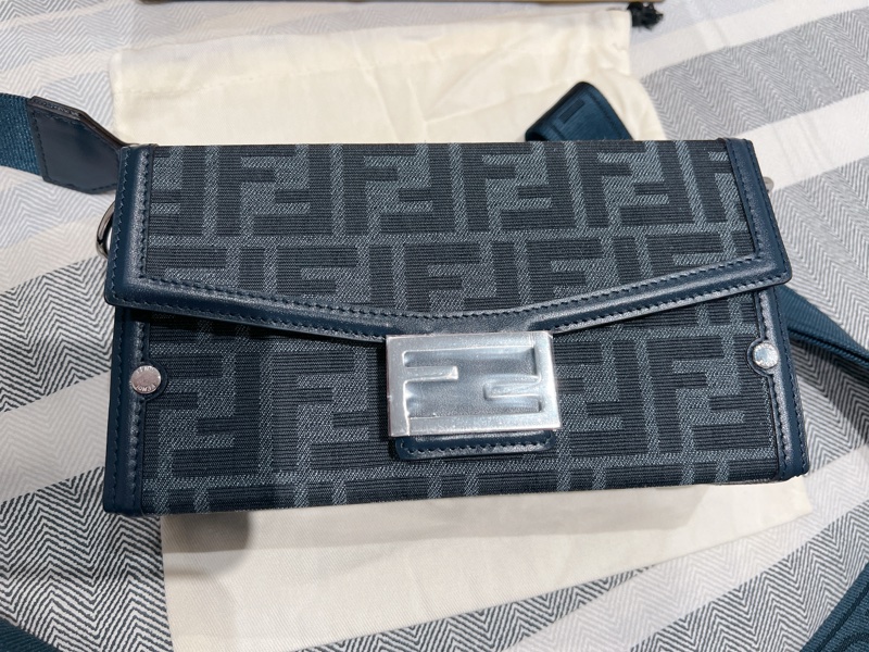 Fendi soft trunk箱包-6