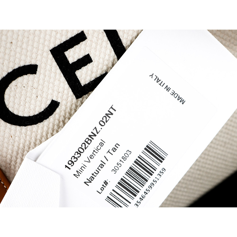 CELINE 24SS 垂直版迷你肩背包-15