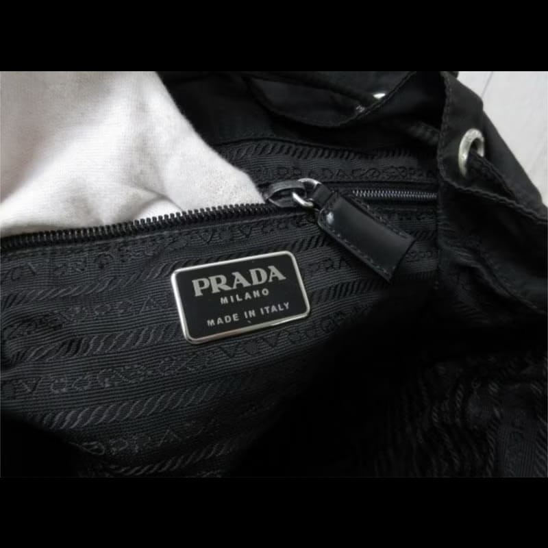【LA LUNE】絕版古董品 Prada黑色銀標尼龍雙肩包 後背包 背囊 中古包 二手包-1