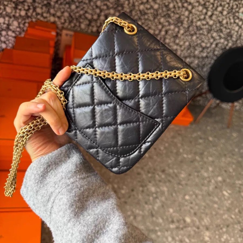 Chanel 2.55黑金竪版-1