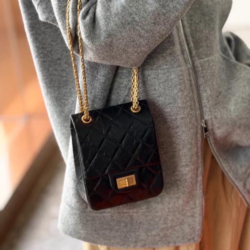 Chanel 2.55黑金竪版-2