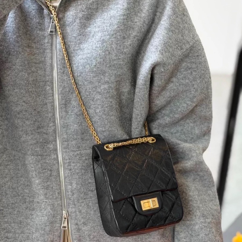 Chanel 2.55黑金竪版-3