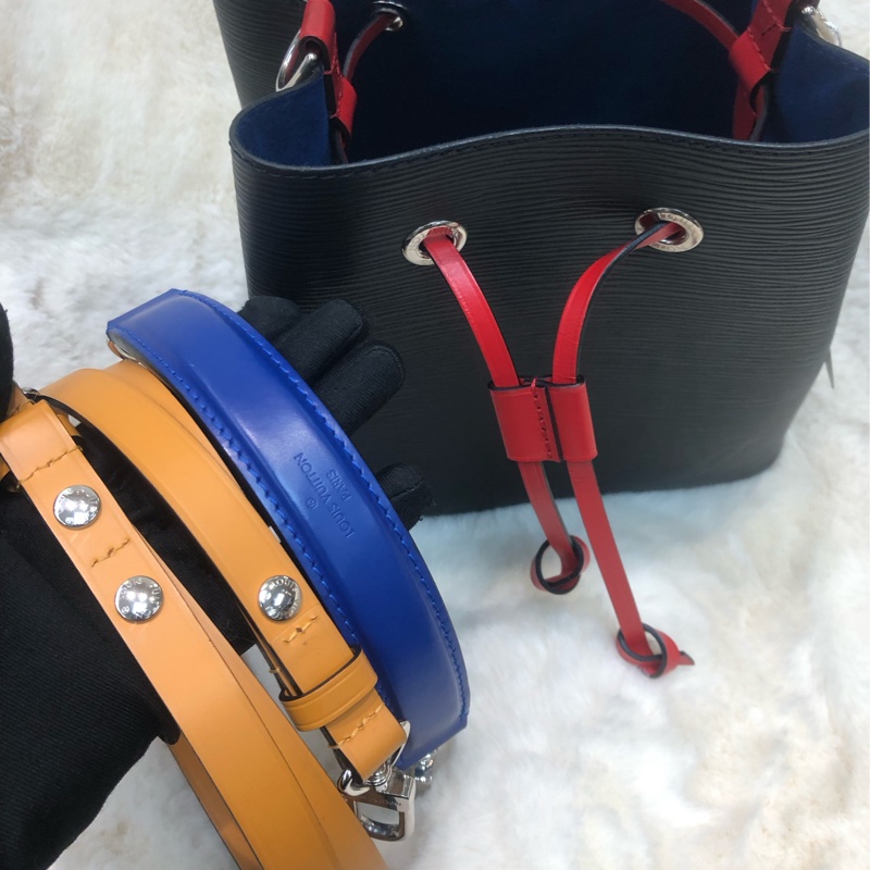 LV 黑色EPI Noé Noé 銀扣水桶 XB990-9