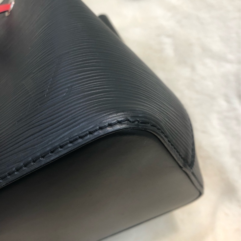 LV 黑色EPI Noé Noé 銀扣水桶 XB990-10