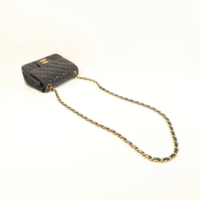 CHANEL 羊皮皮革Mini Classic 17金扣鏈帶肩背袋-8