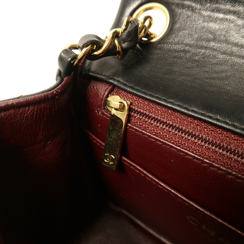 CHANEL 羊皮皮革Mini Classic 17金扣鏈帶肩背袋-16