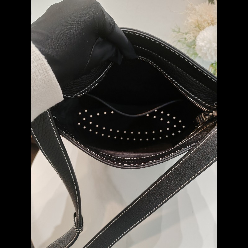 Delvaux daily pin-11