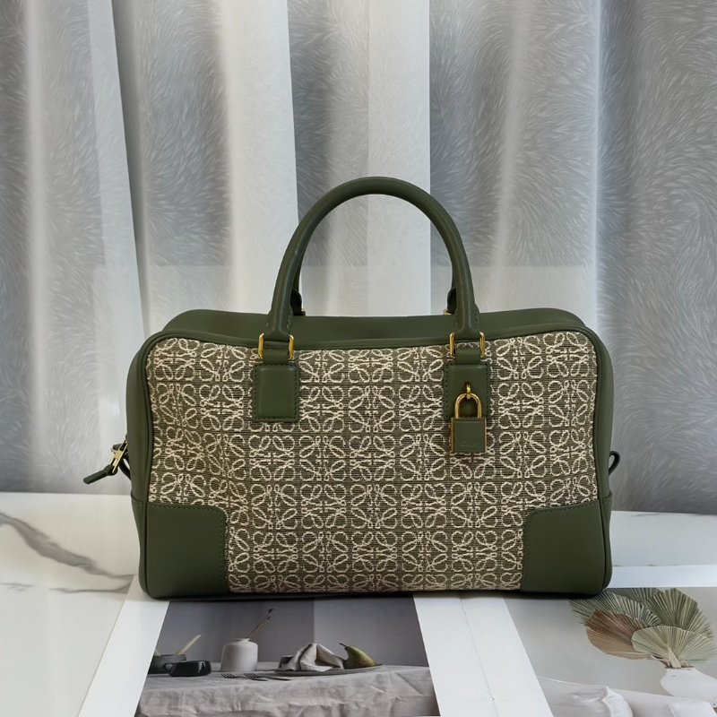 LOEWE Amazona手提包 28 - 酪梨綠-0
