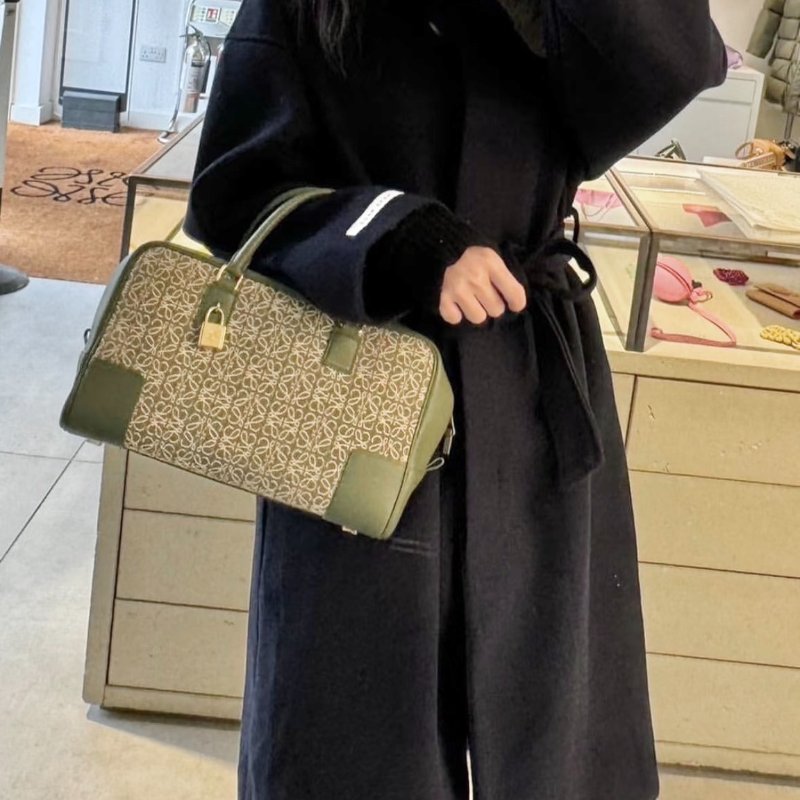 LOEWE Amazona手提包 28 - 酪梨綠-1