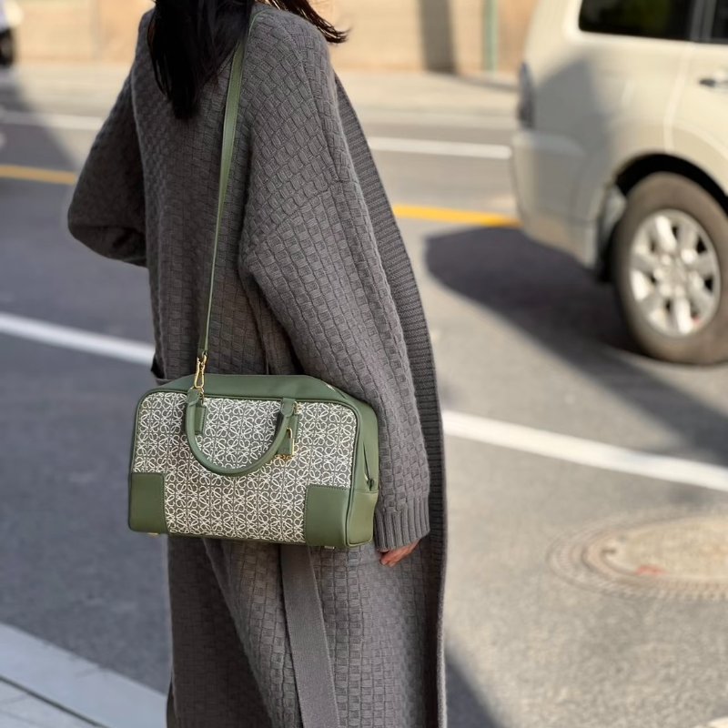 LOEWE Amazona手提包 28 - 酪梨綠-8