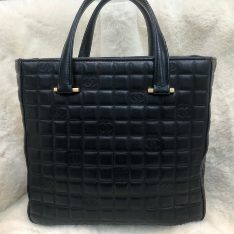 Chanel 黑色冰格方形手挽袋 XB940