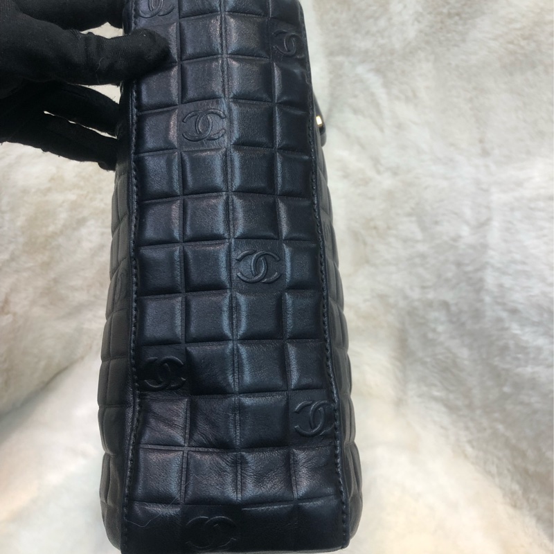 Chanel 黑色冰格方形手挽袋 XB940-2