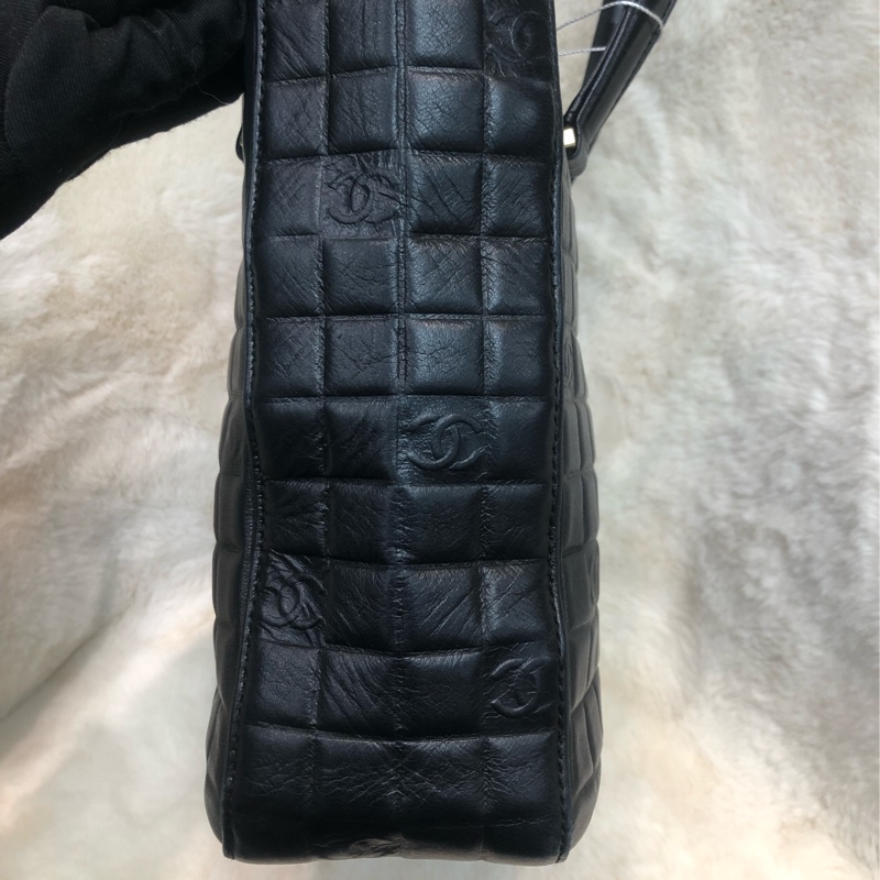 Chanel 黑色冰格方形手挽袋 XB940-3