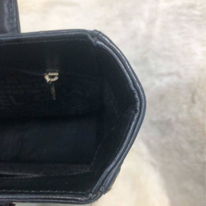 Chanel 黑色冰格方形手挽袋 XB940-6