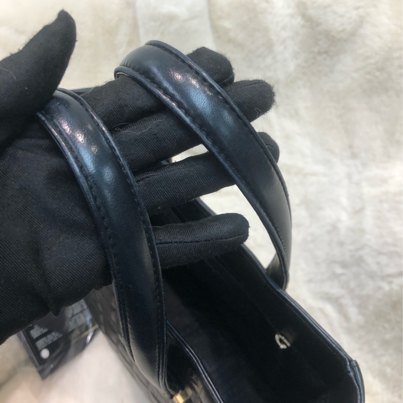 Chanel 黑色冰格方形手挽袋 XB940-7