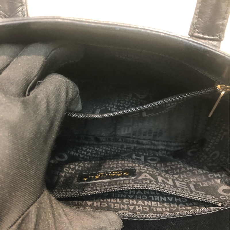 Chanel 黑色冰格方形手挽袋 XB940-15